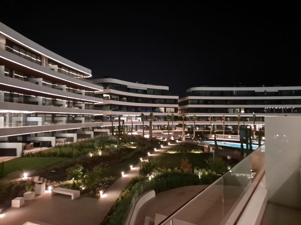 Luxury Complex Beachfront Apartment, Infinity Pool, Sauna, Gym And Large Terrace Τορρεμολίνος Εξωτερικό φωτογραφία