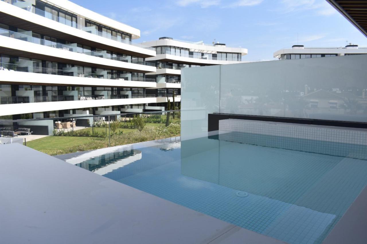 Luxury Complex Beachfront Apartment, Infinity Pool, Sauna, Gym And Large Terrace Τορρεμολίνος Εξωτερικό φωτογραφία