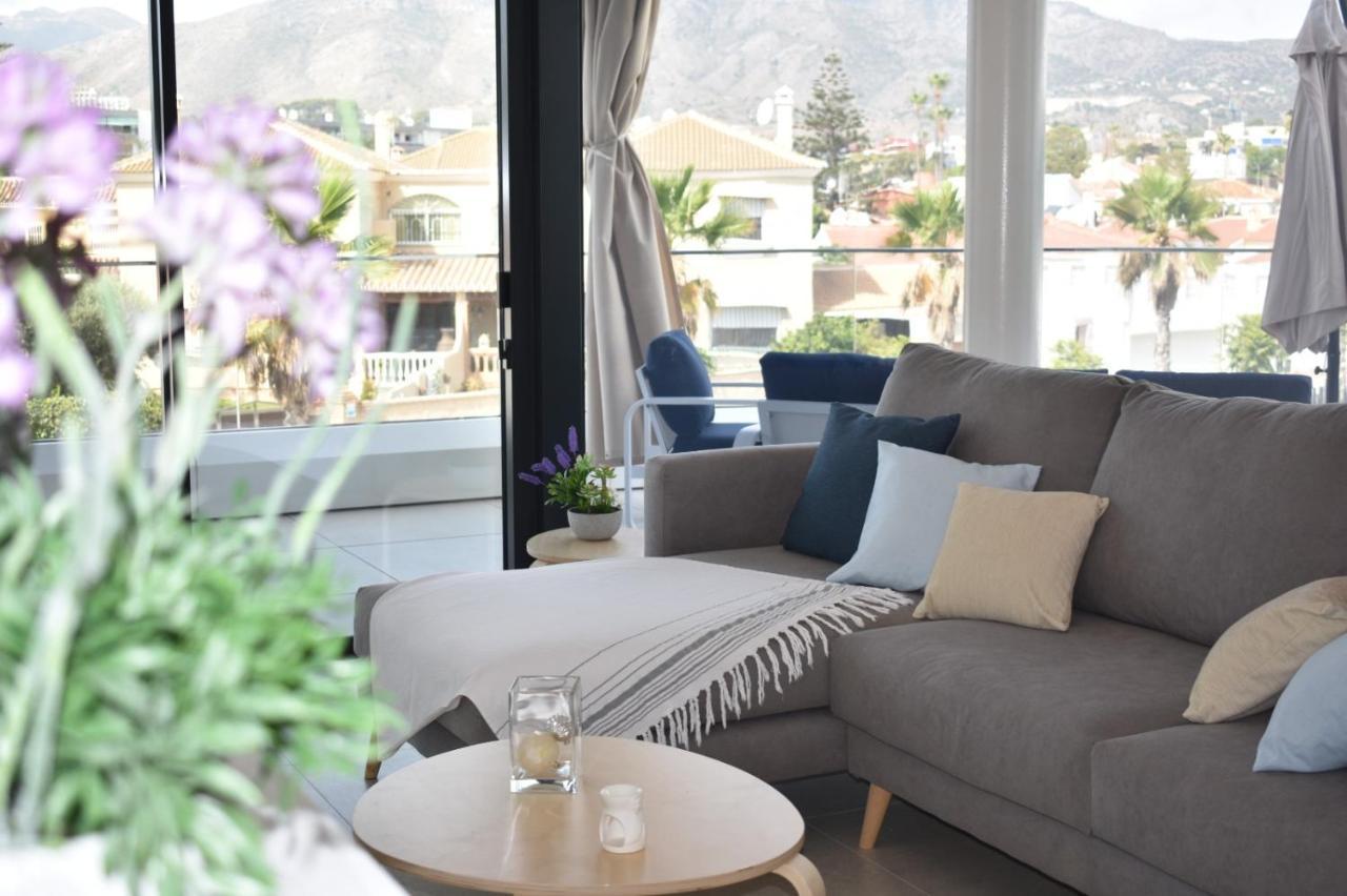 Luxury Complex Beachfront Apartment, Infinity Pool, Sauna, Gym And Large Terrace Τορρεμολίνος Εξωτερικό φωτογραφία