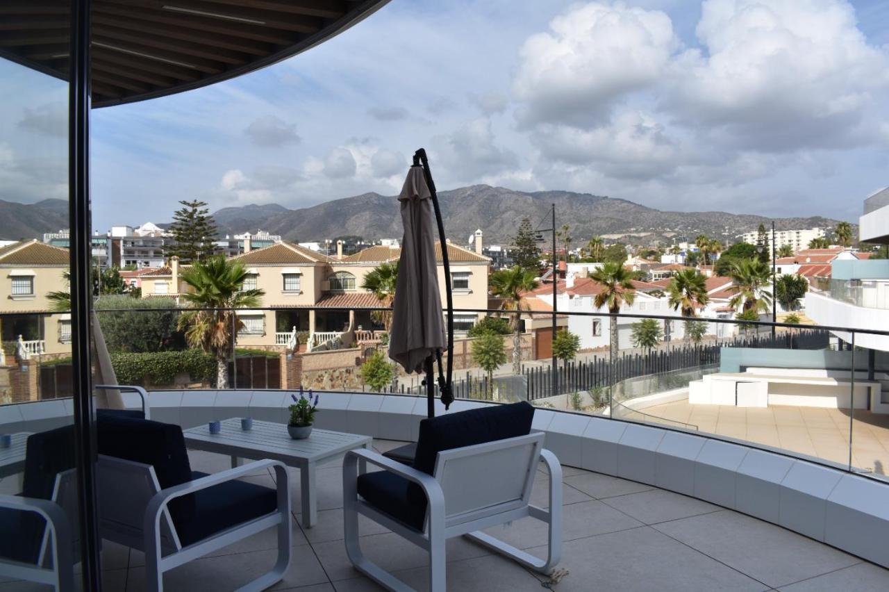 Luxury Complex Beachfront Apartment, Infinity Pool, Sauna, Gym And Large Terrace Τορρεμολίνος Εξωτερικό φωτογραφία